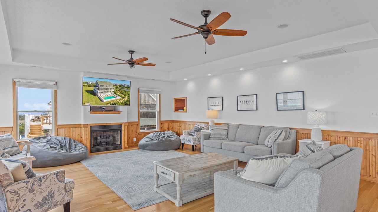Photo of Bedroom in Wind Over Waves