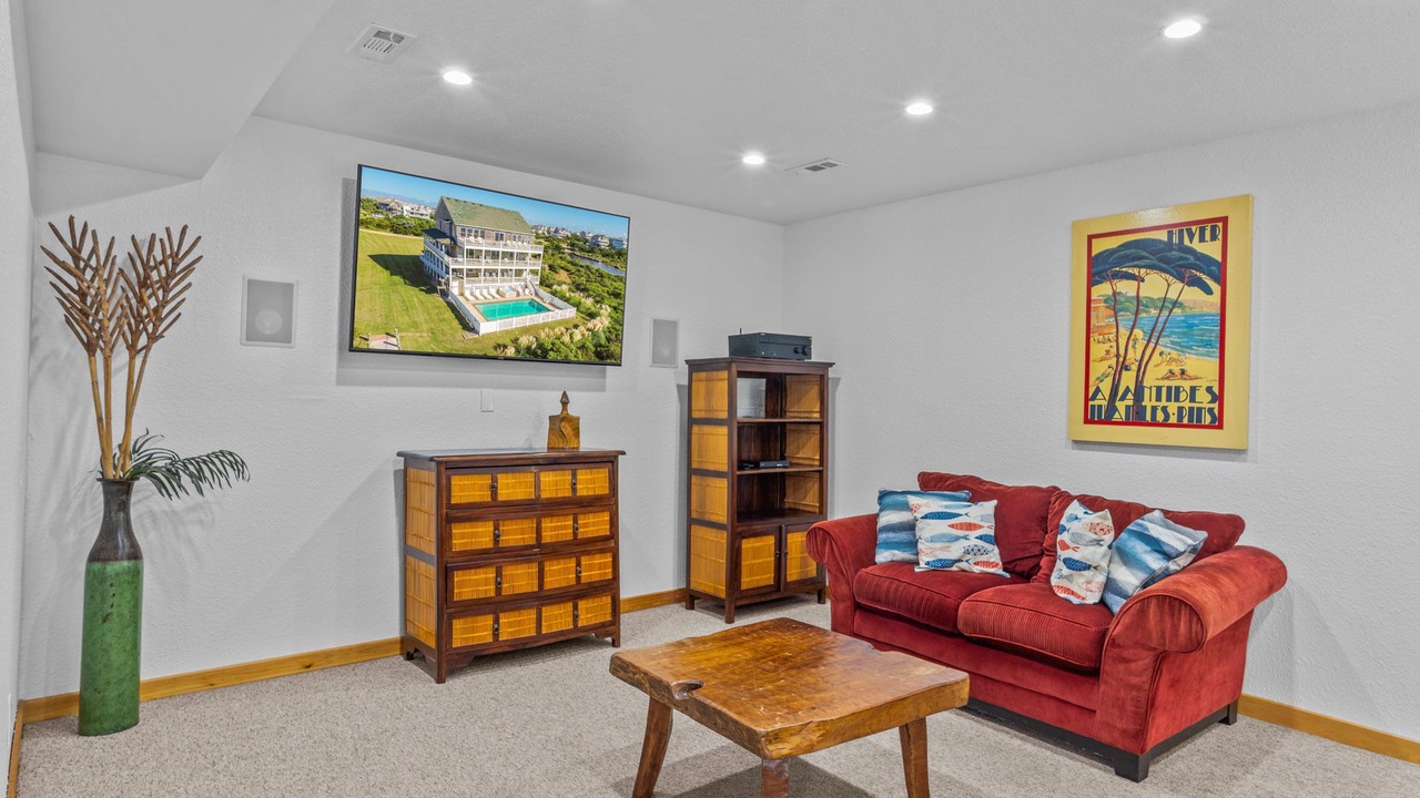 Photo of Bedroom in Wind Over Waves