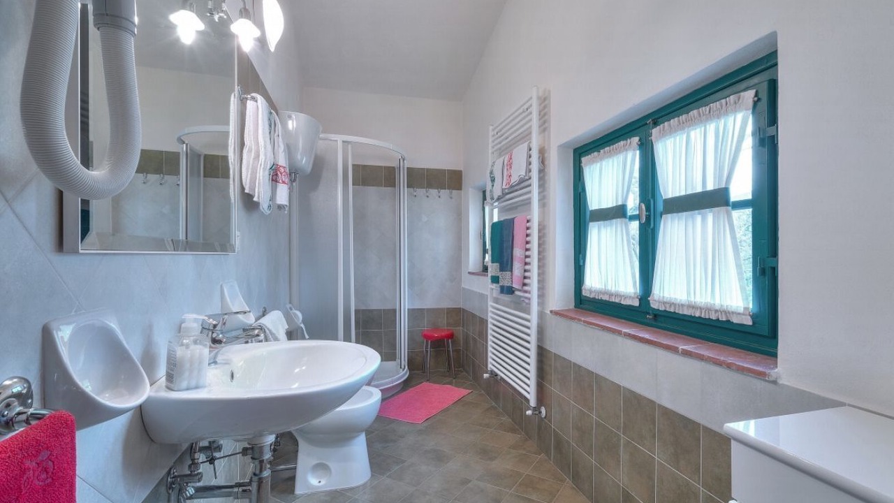 Photo of Bathroom in Sarna