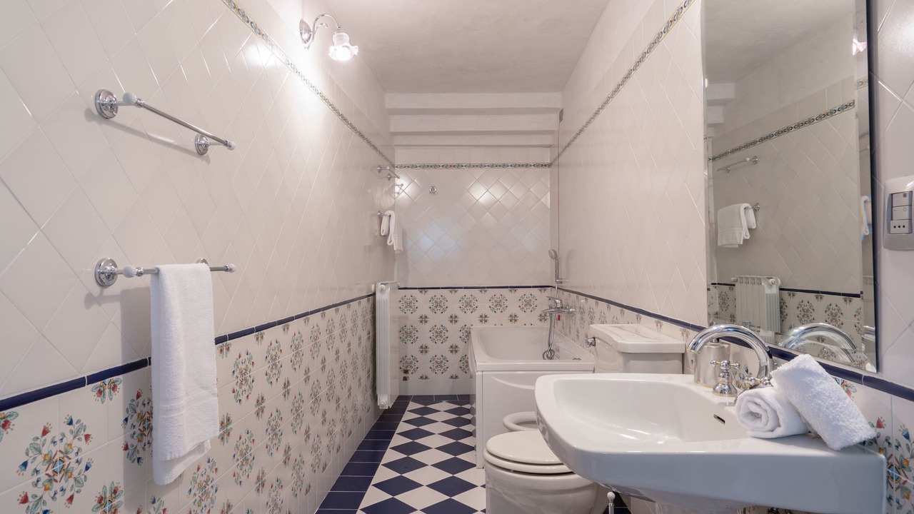 Photo of Bathroom in Ronta