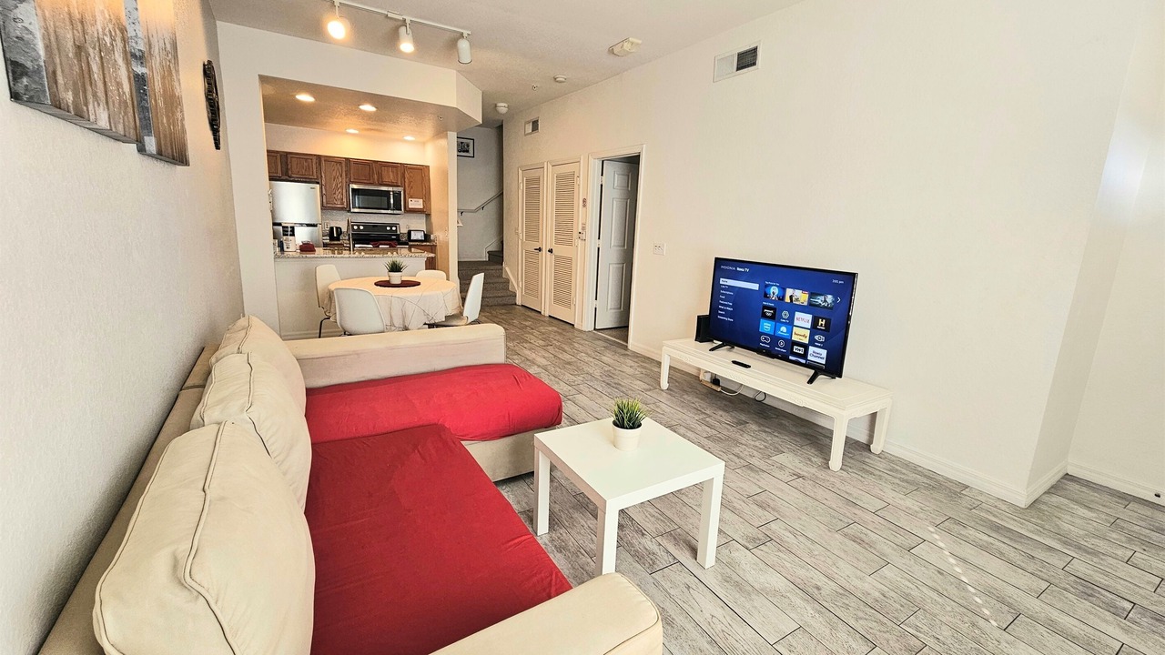 Photo of Livingroom in Venetian Bay Villages