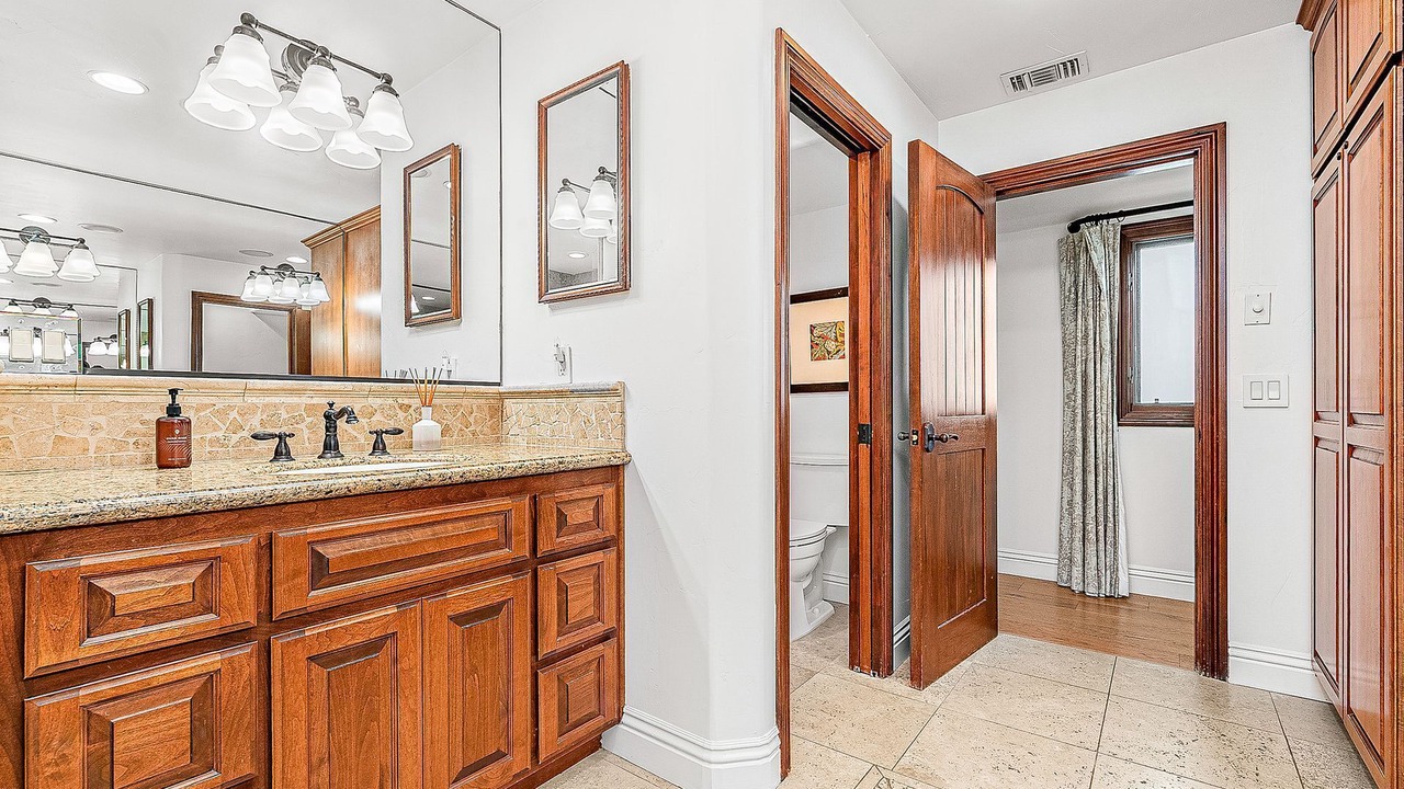 Photo of Bathroom in Balboa Peninsula