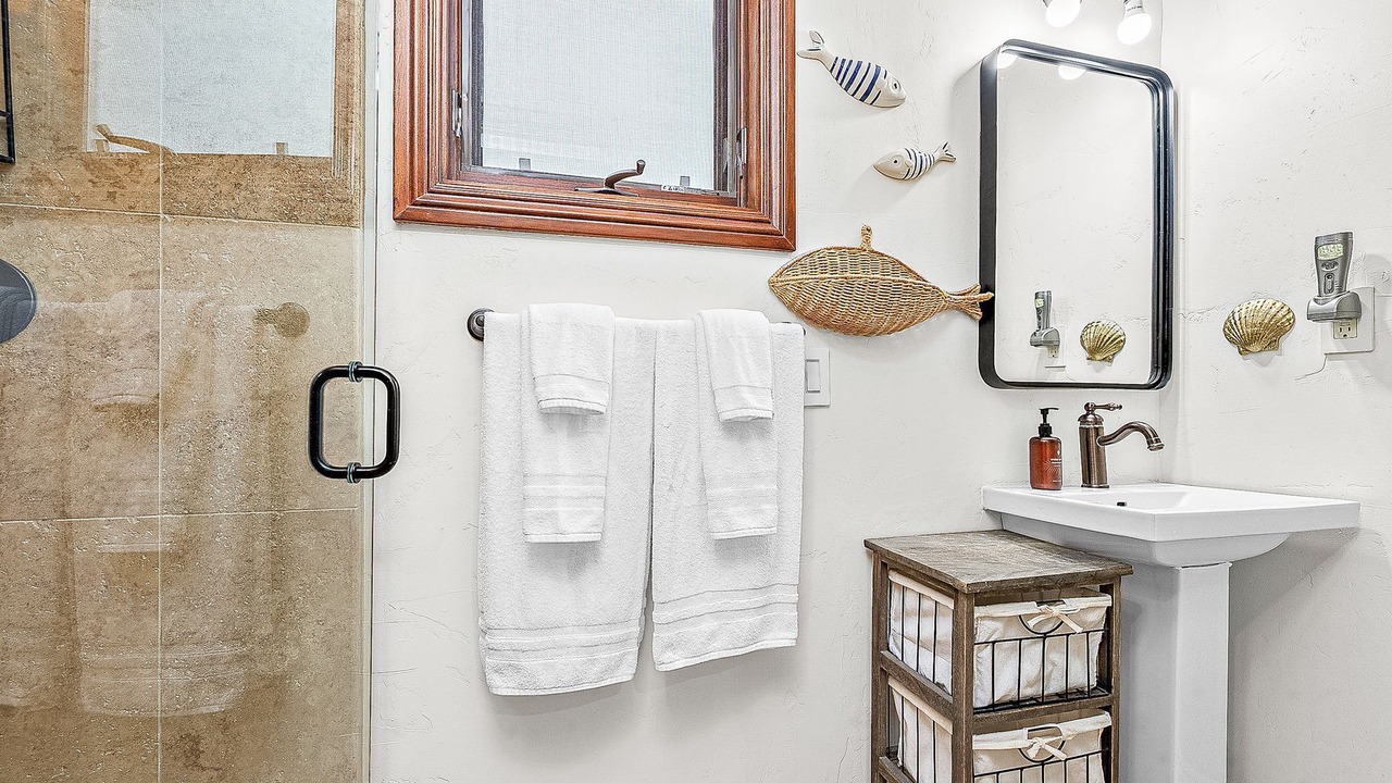 Photo of Bathroom in Balboa Peninsula