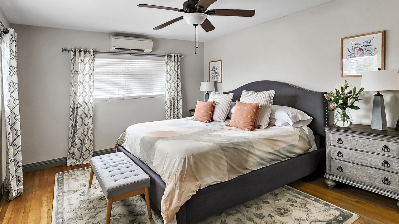 Photo of Bedroom in Washington Culver