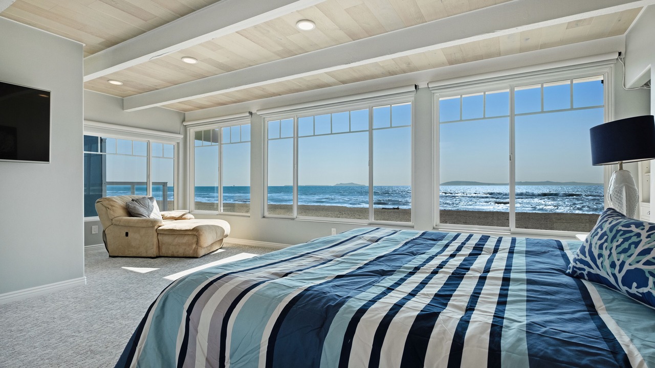 Photo of Bedroom in Oxnard Shores