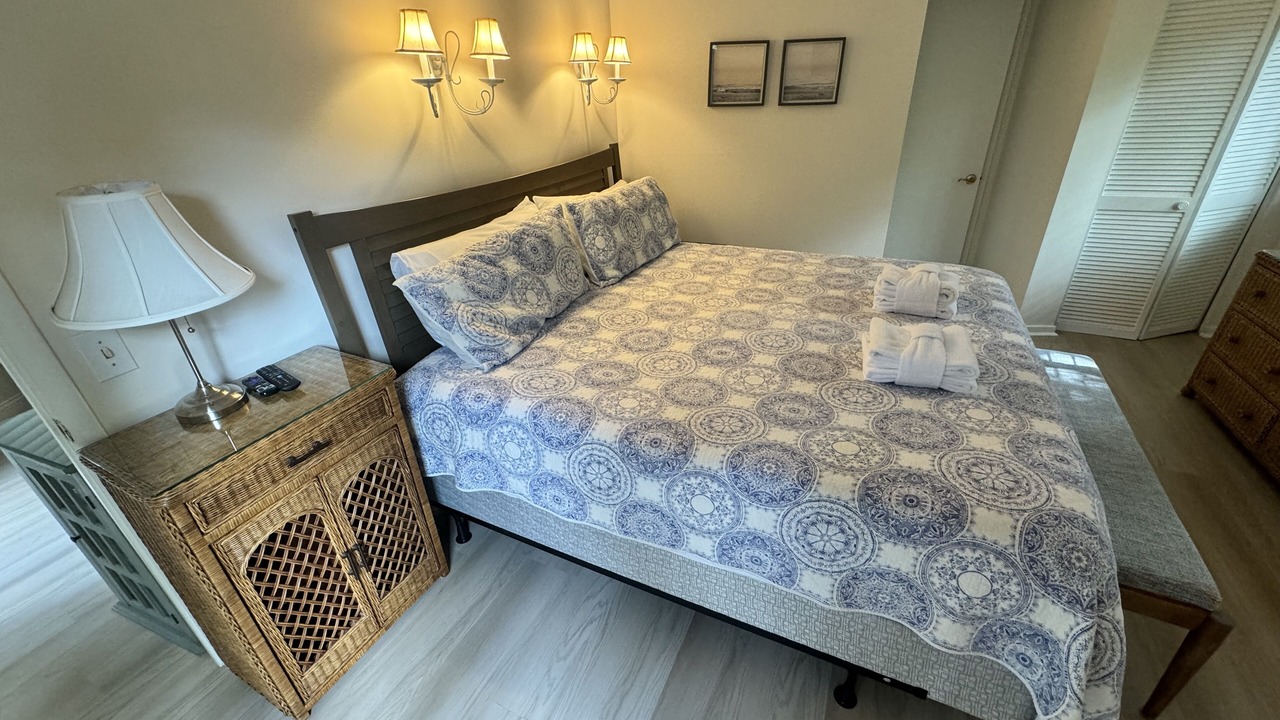 Photo of Bedroom in Night Heron