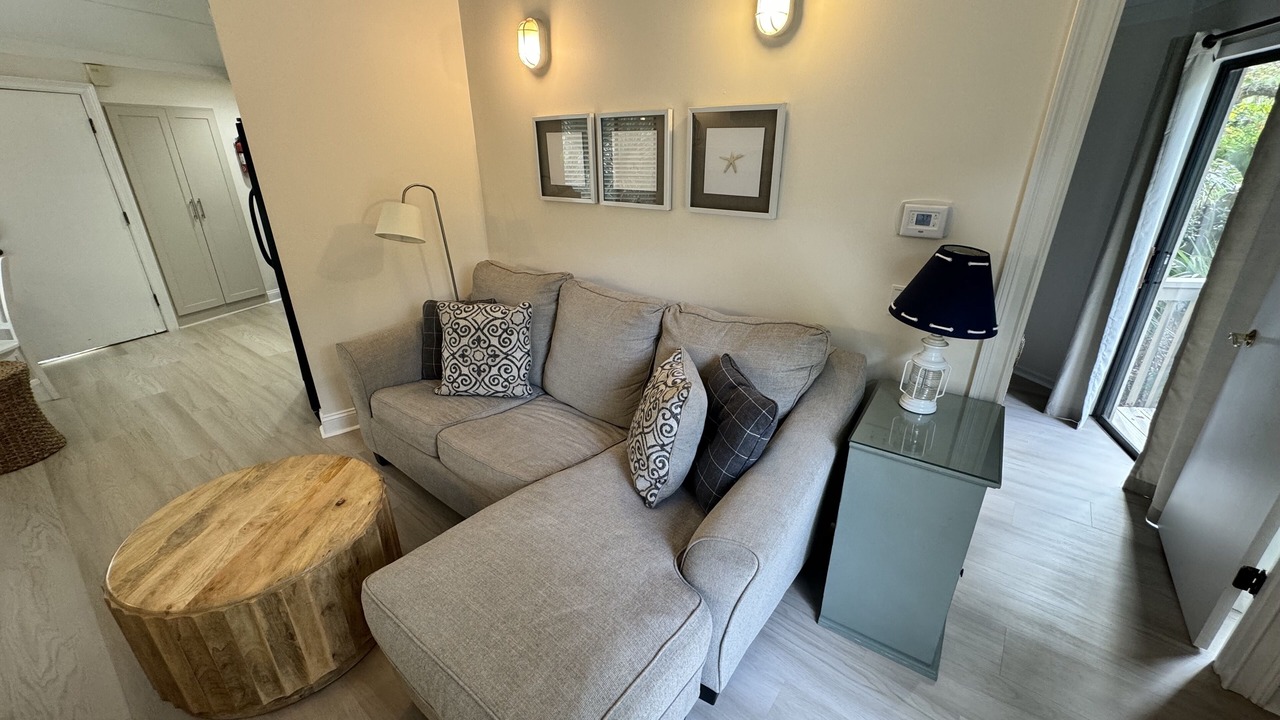Photo of Livingroom in Night Heron