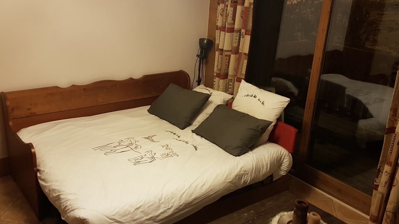 Photo of Bedroom in Arc-1800