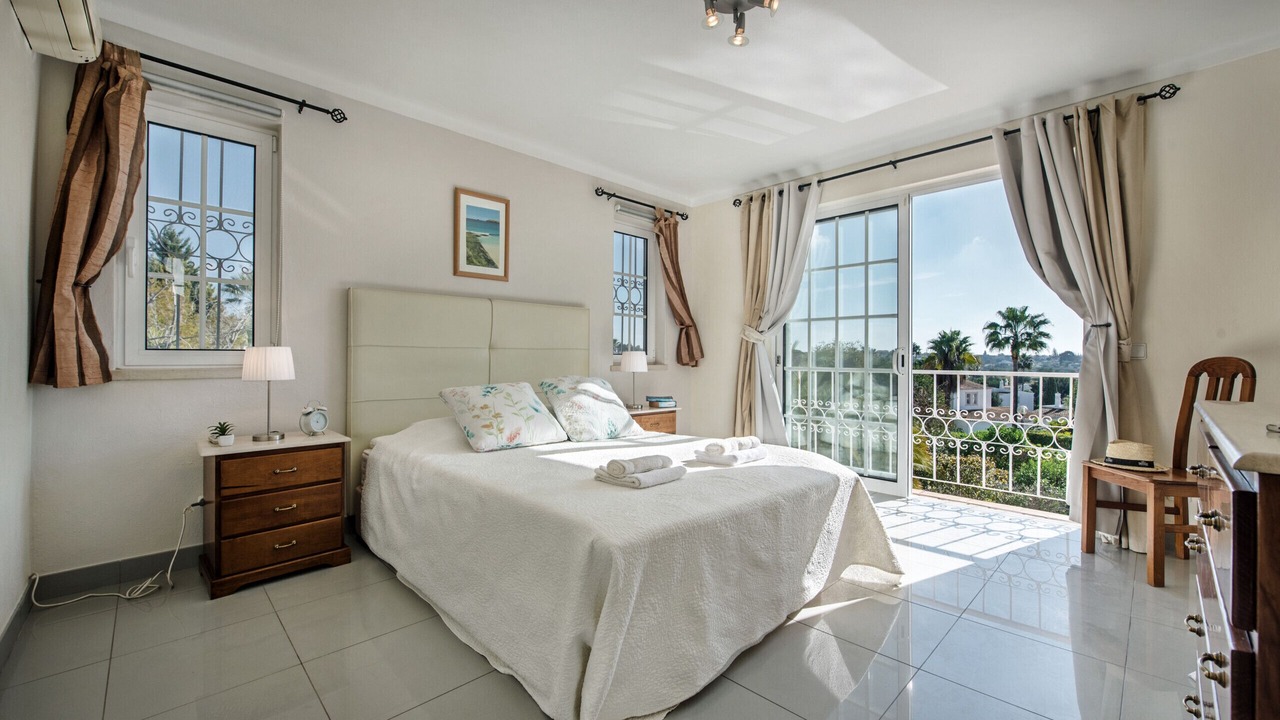Photo of Bedroom in Guia