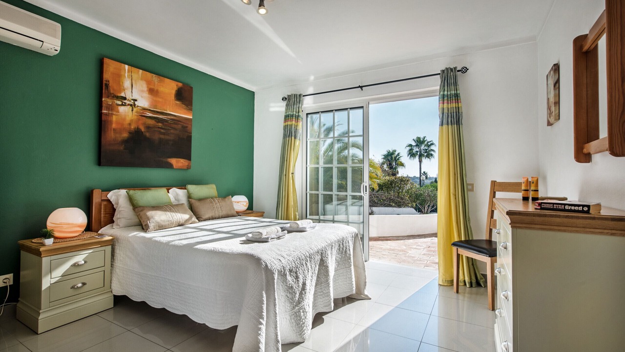 Photo of Bedroom in Guia