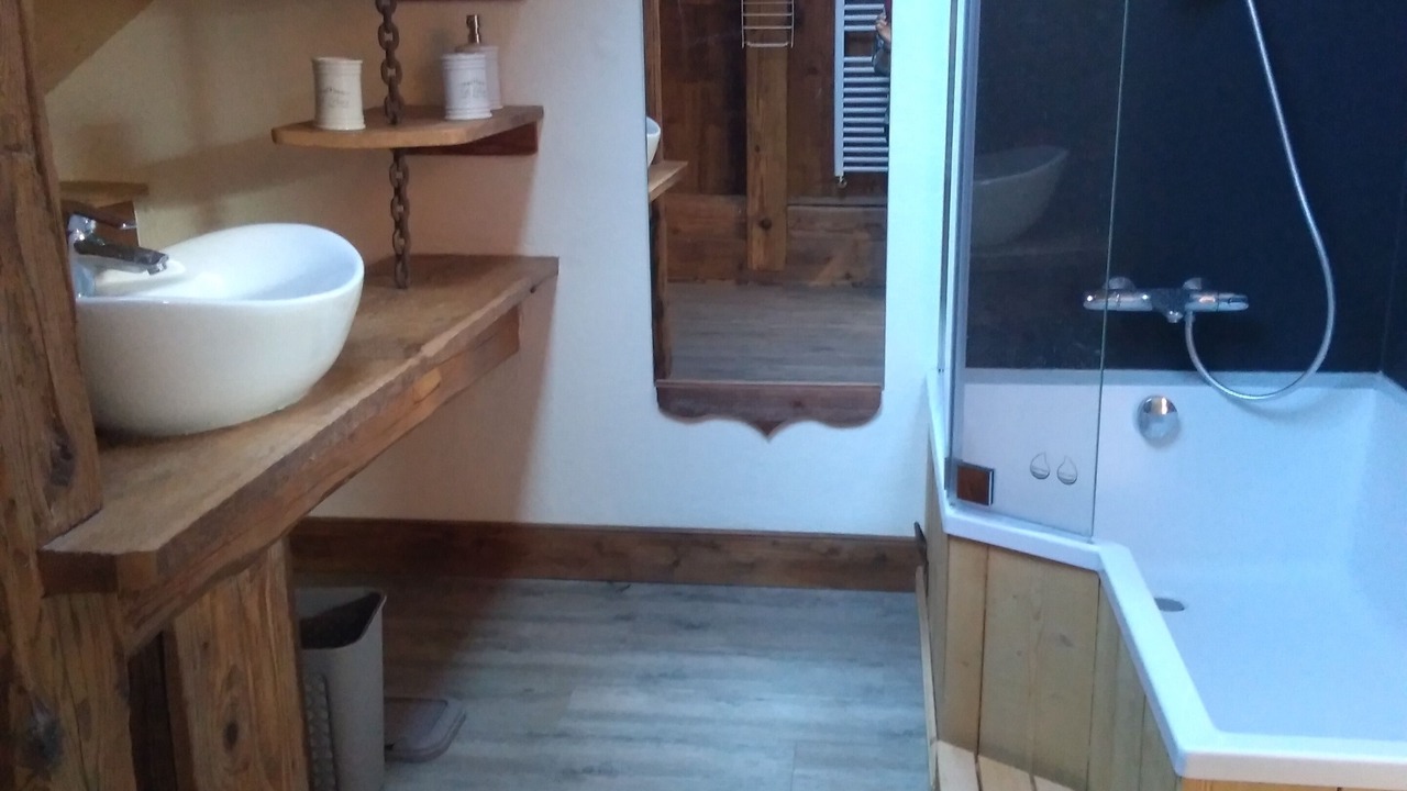 Photo of Bathroom in Doussard