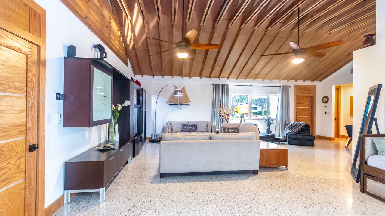 Photo of Livingroom in Deerfield Beach