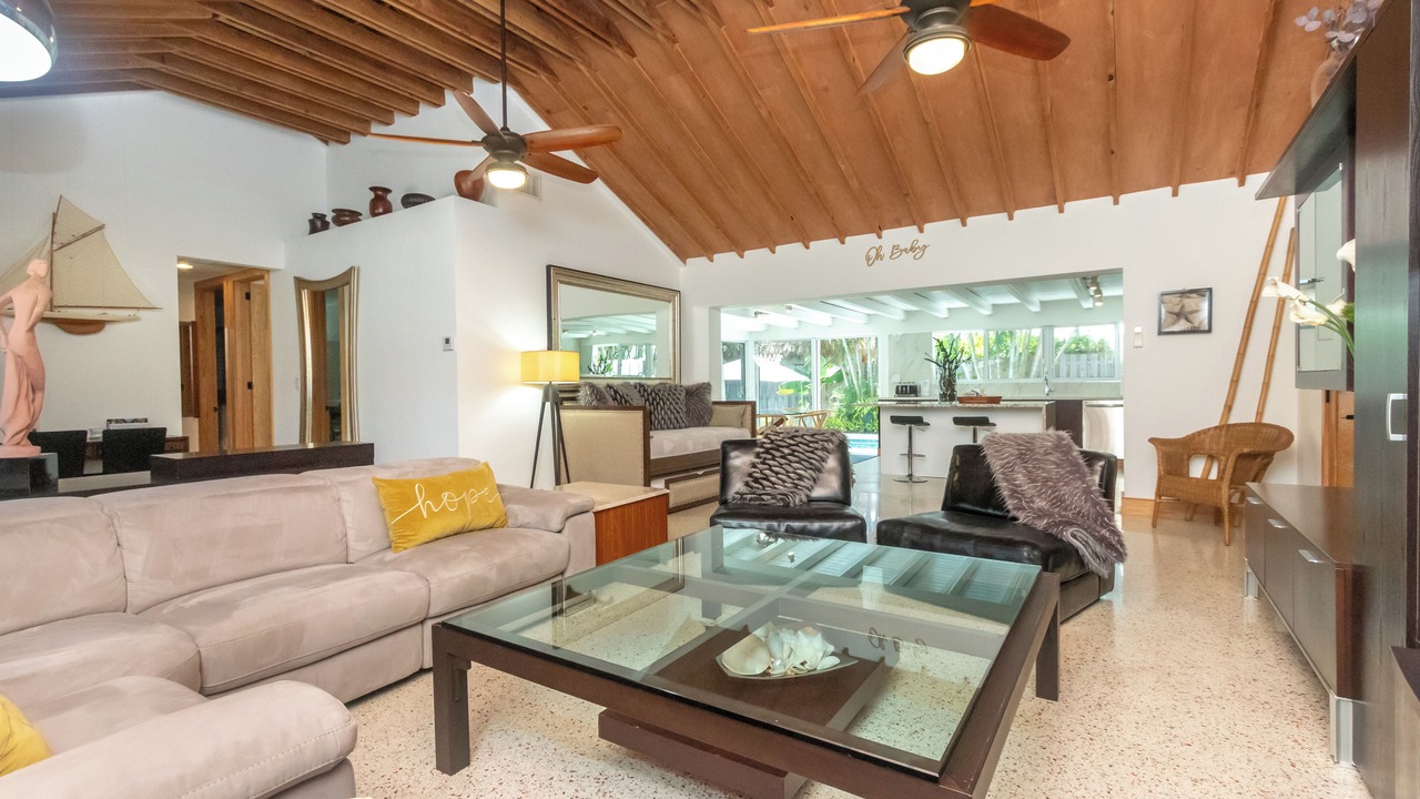 Photo of Bedroom in Deerfield Beach