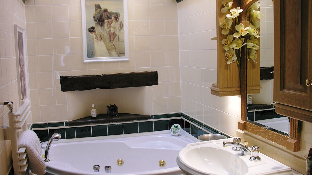 Photo of Bathroom in Hook Norton