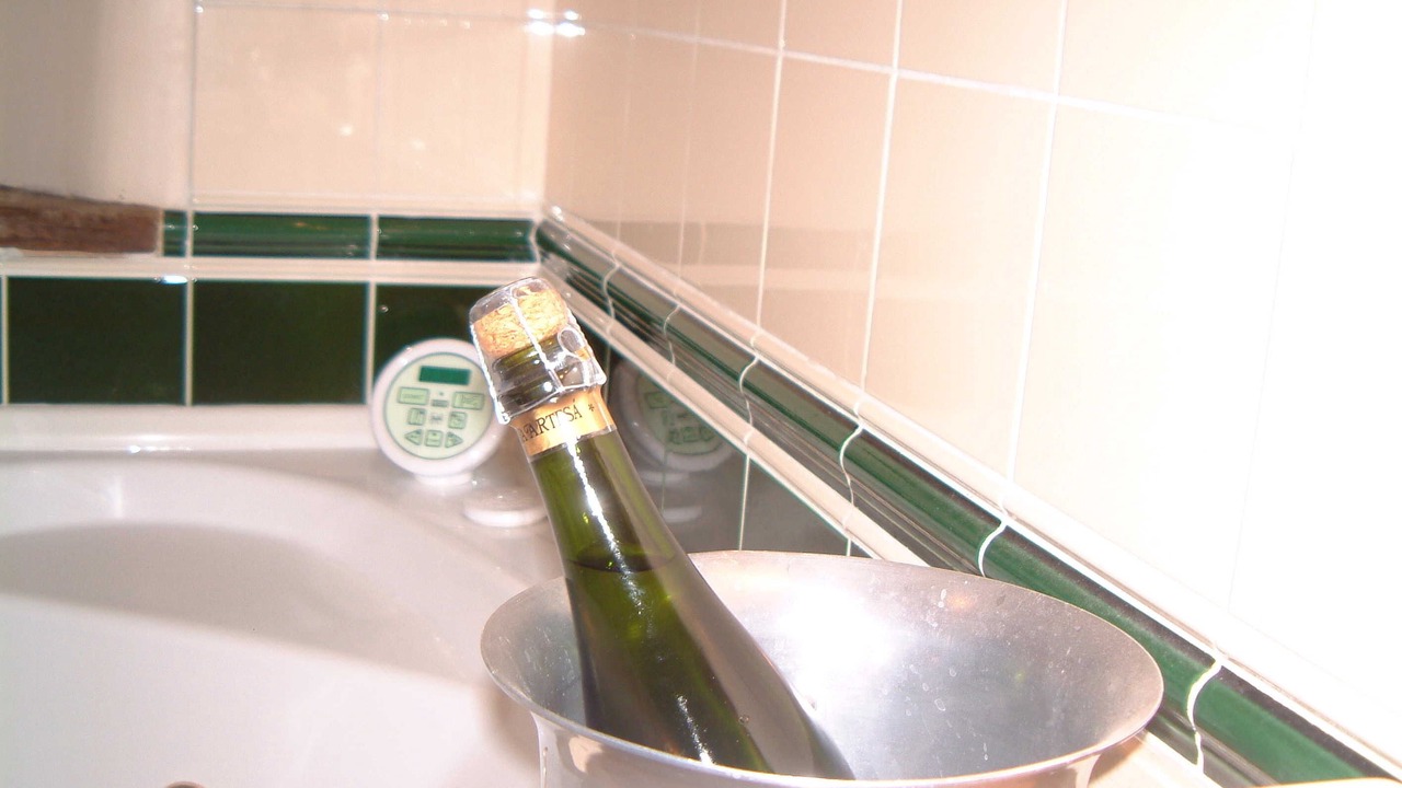 Photo of Bathroom in Hook Norton