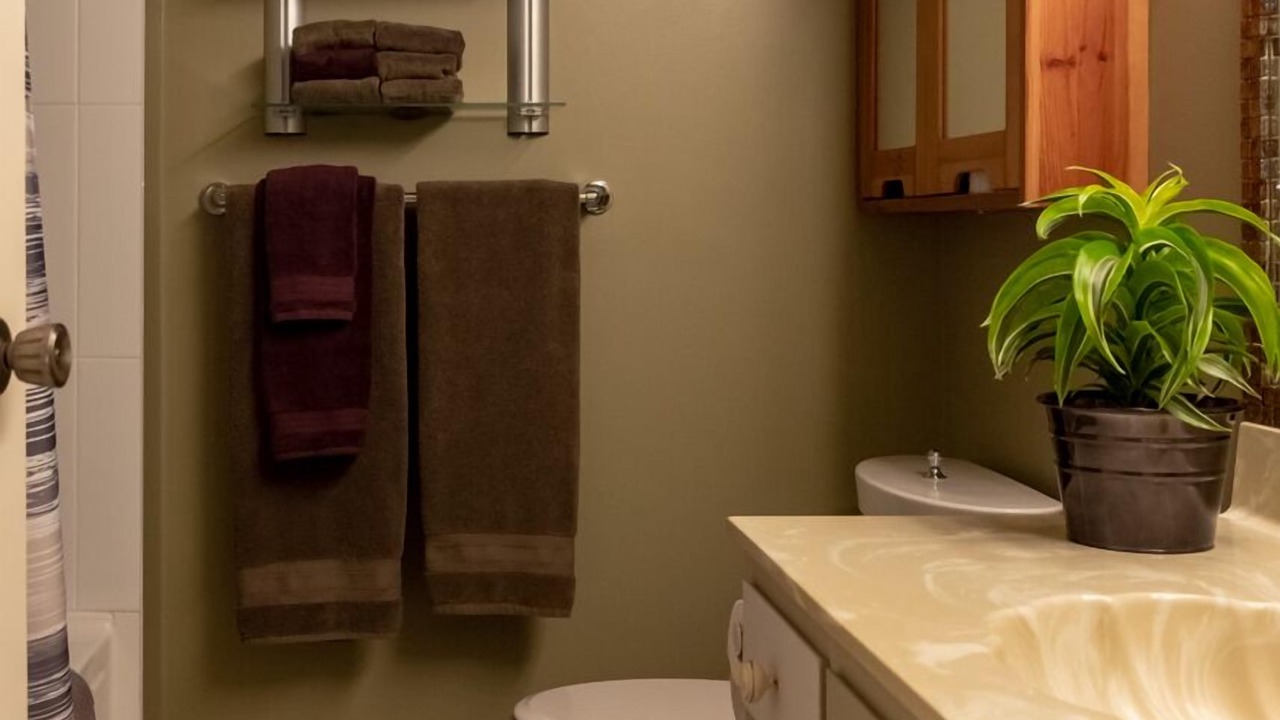 Photo of Bathroom in Upper Lonsdale