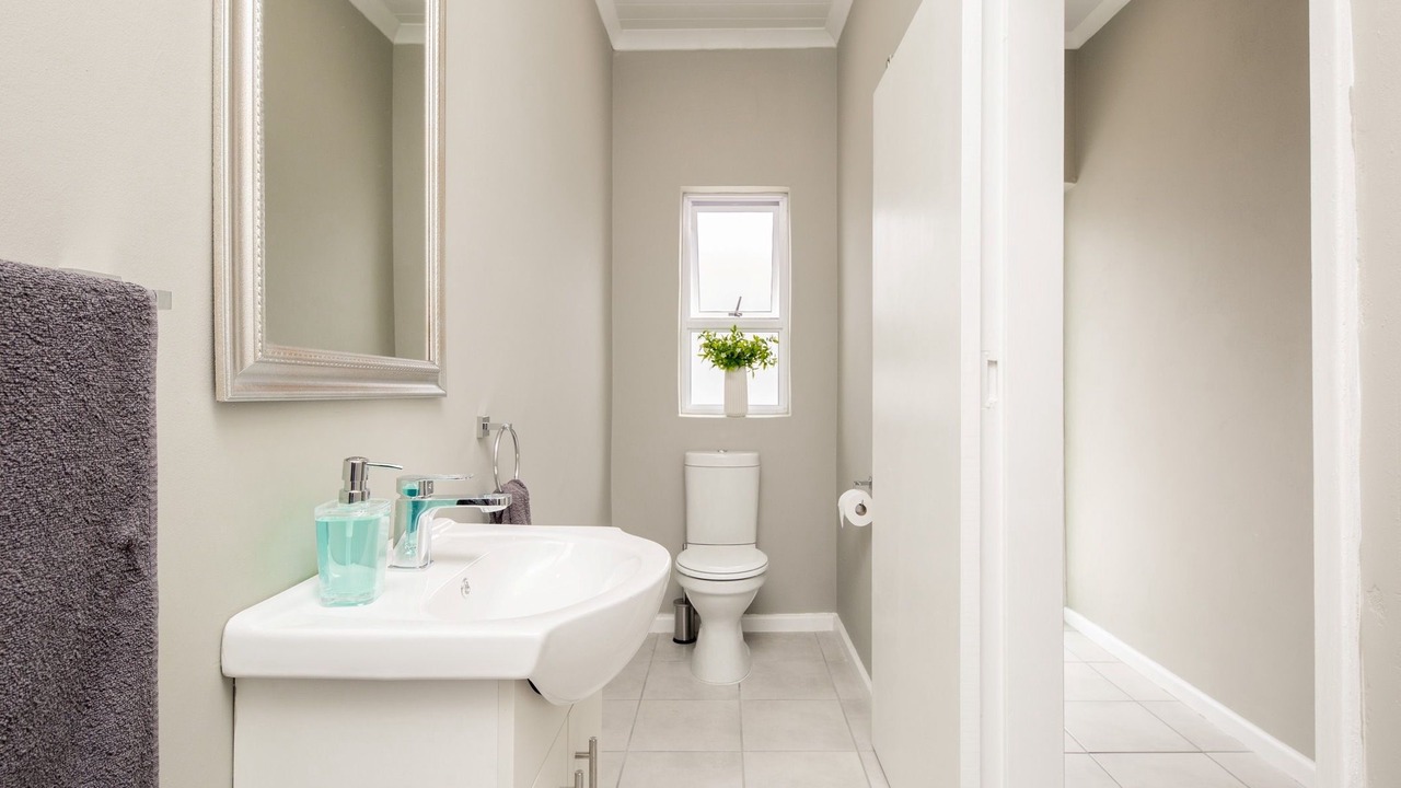 Photo of Bathroom in Elgin