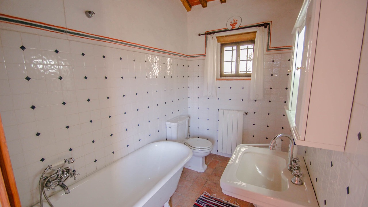 Photo of Bathroom in Buti