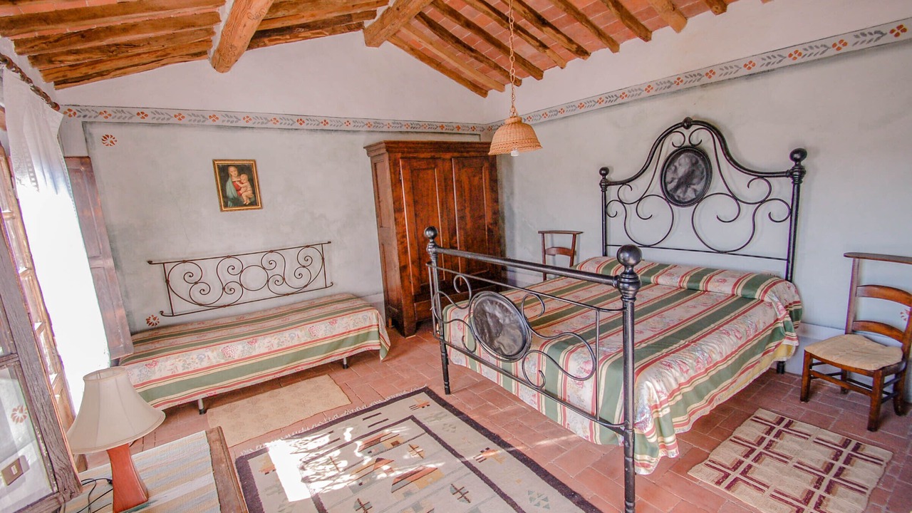 Photo of Bedroom in Buti