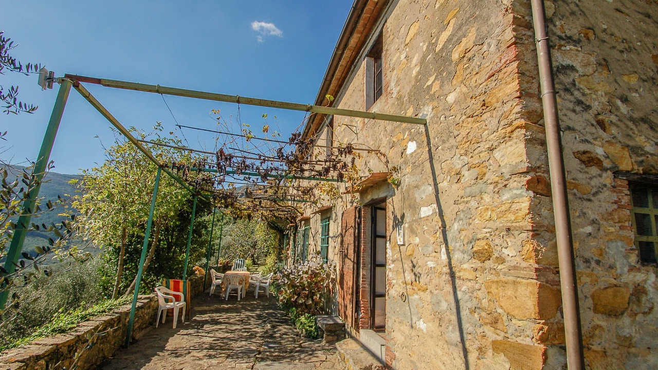 Photo of Patio Balcony in Buti