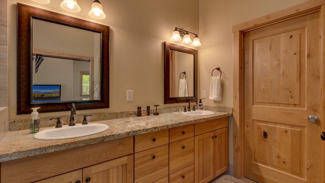 Photo of Bathroom in Pioneer Trail