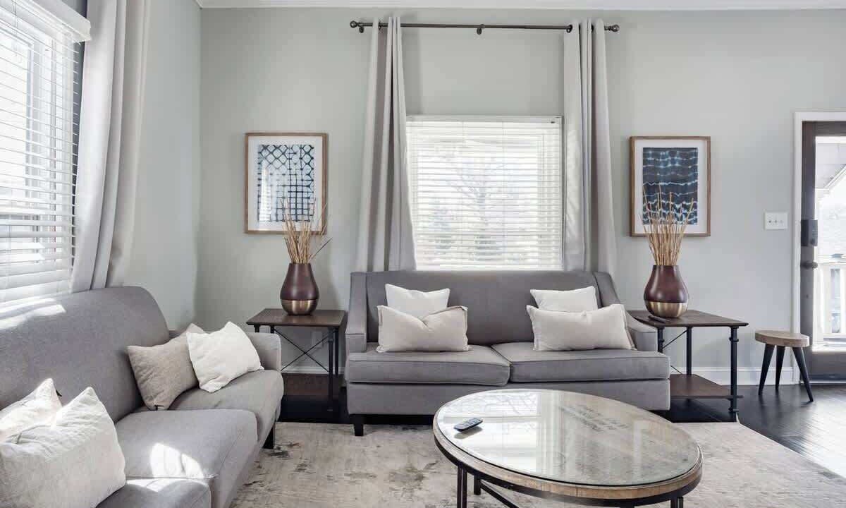 Photo of Livingroom in Third Ward