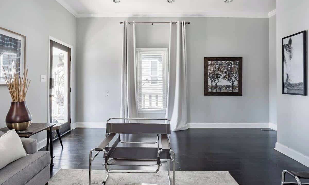 Photo of Livingroom in Third Ward