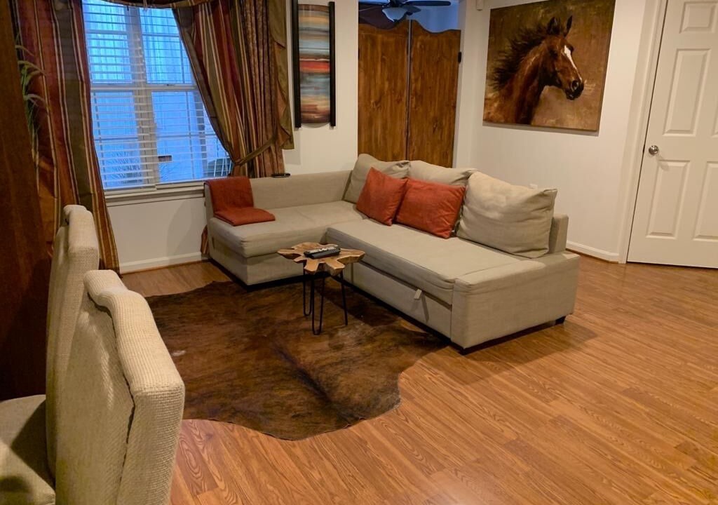 Photo of Livingroom in Laurel