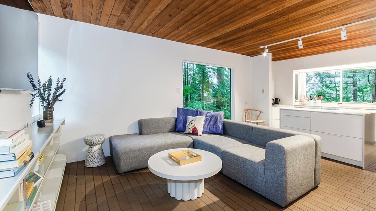 Photo of Livingroom in Upper Lonsdale