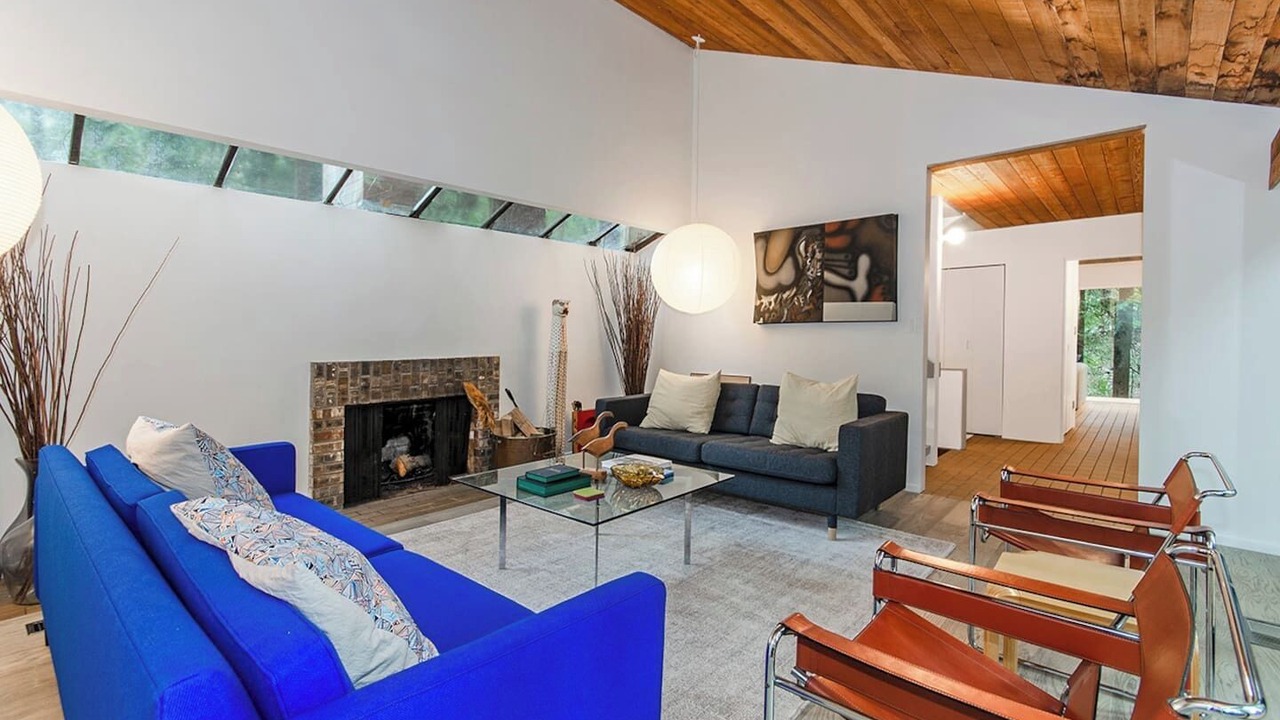 Photo of Livingroom in Upper Lonsdale