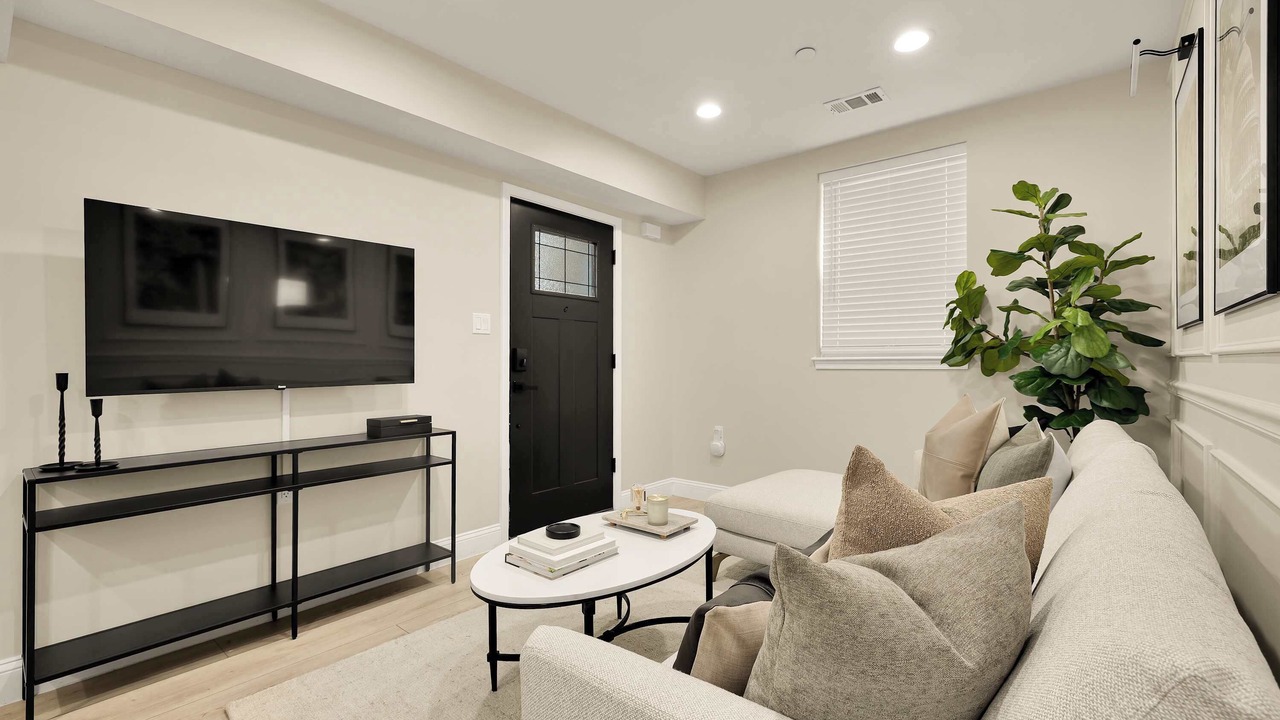 Photo of Livingroom in Takoma