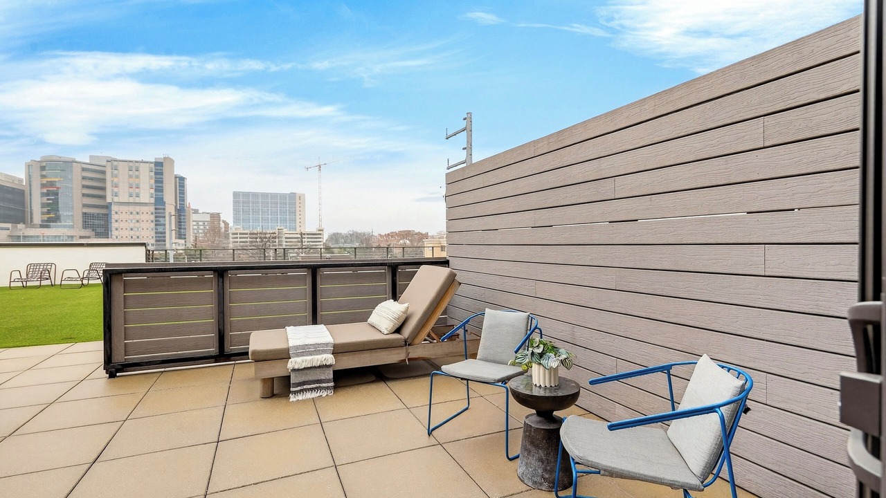 Photo of Patio Balcony in Hillsboro West End