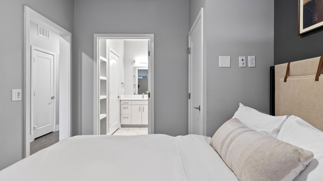 Photo of Bedroom in Hillsboro West End