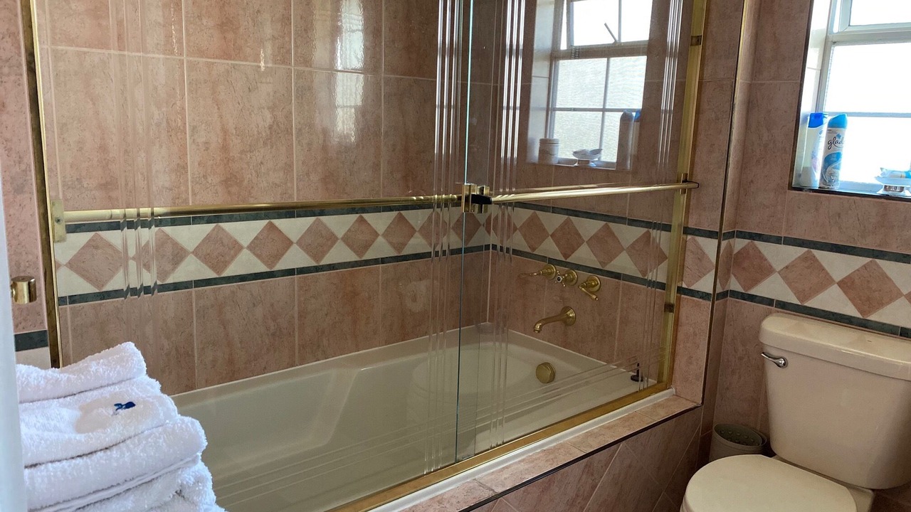 Photo of Bathroom in Lower Lonsdale