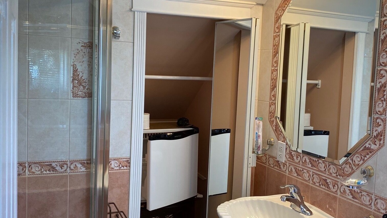 Photo of Bathroom in Lower Lonsdale
