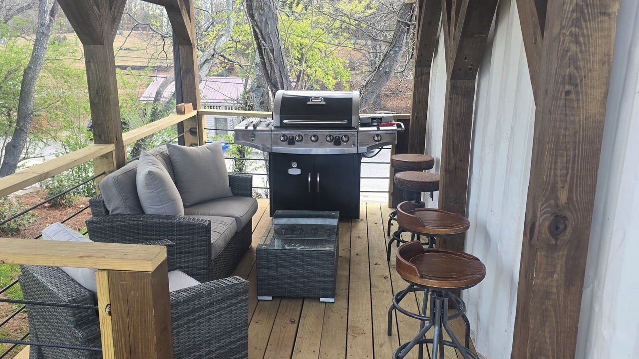 Photo of Patio Balcony in North Wilkesboro
