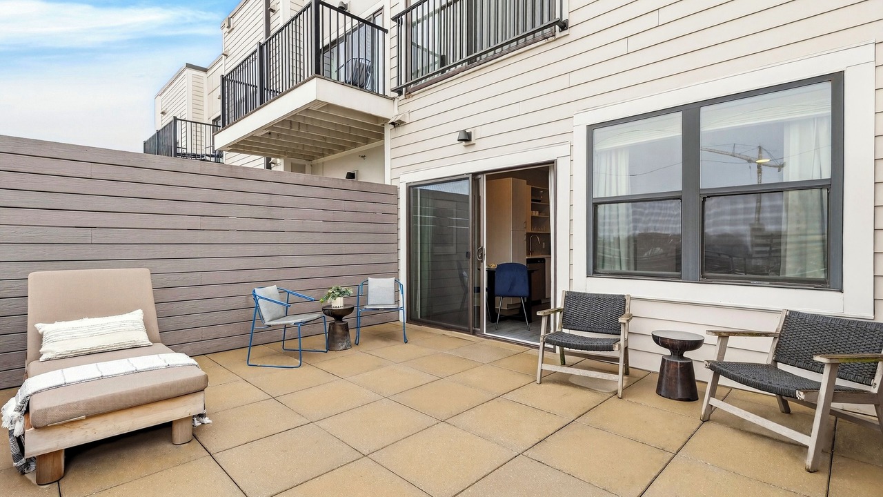 Photo of Patio Balcony in Hillsboro West End