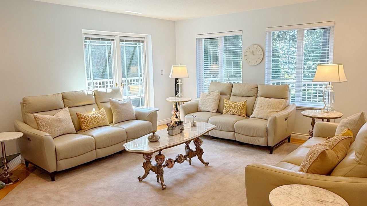 Photo of Livingroom in Caulfeild