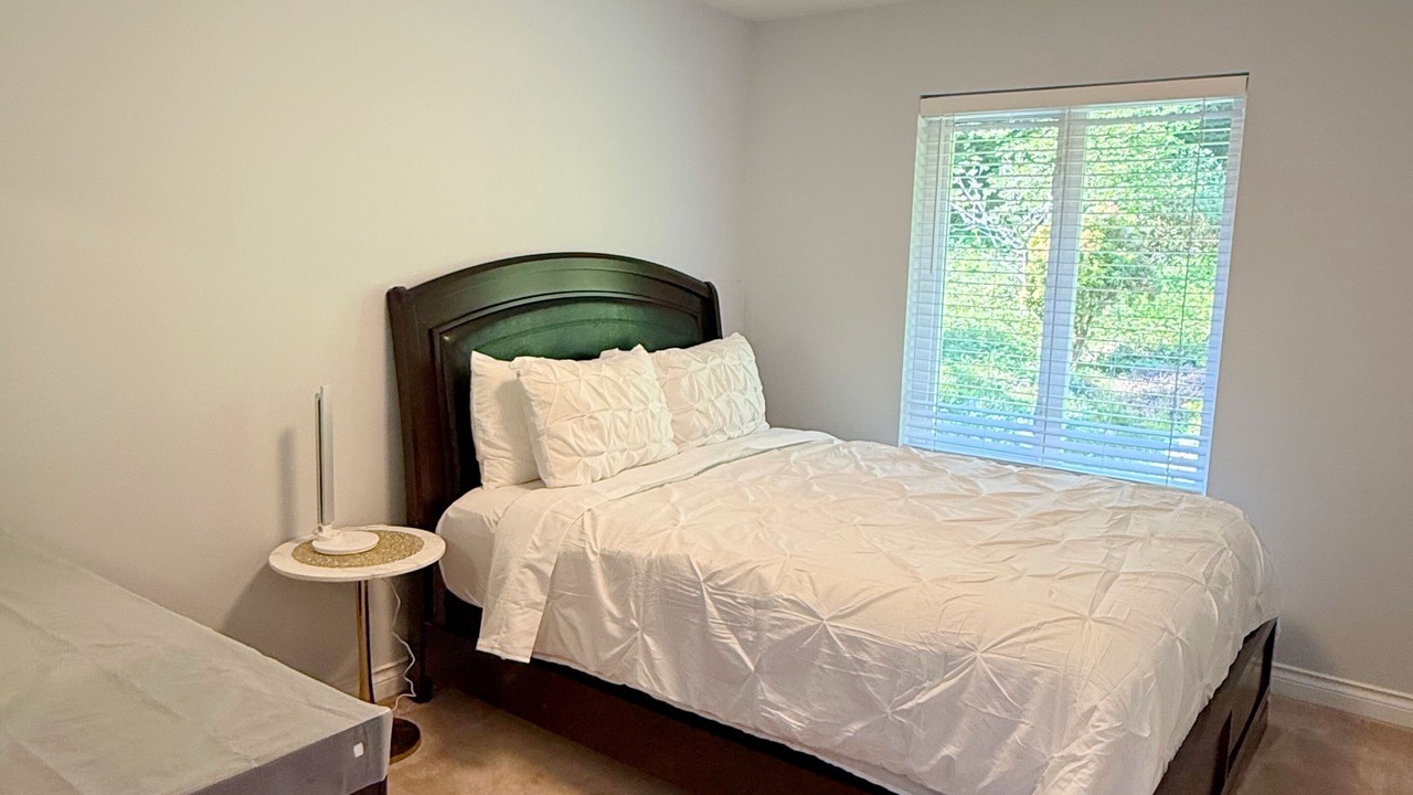 Photo of Bedroom in Caulfeild