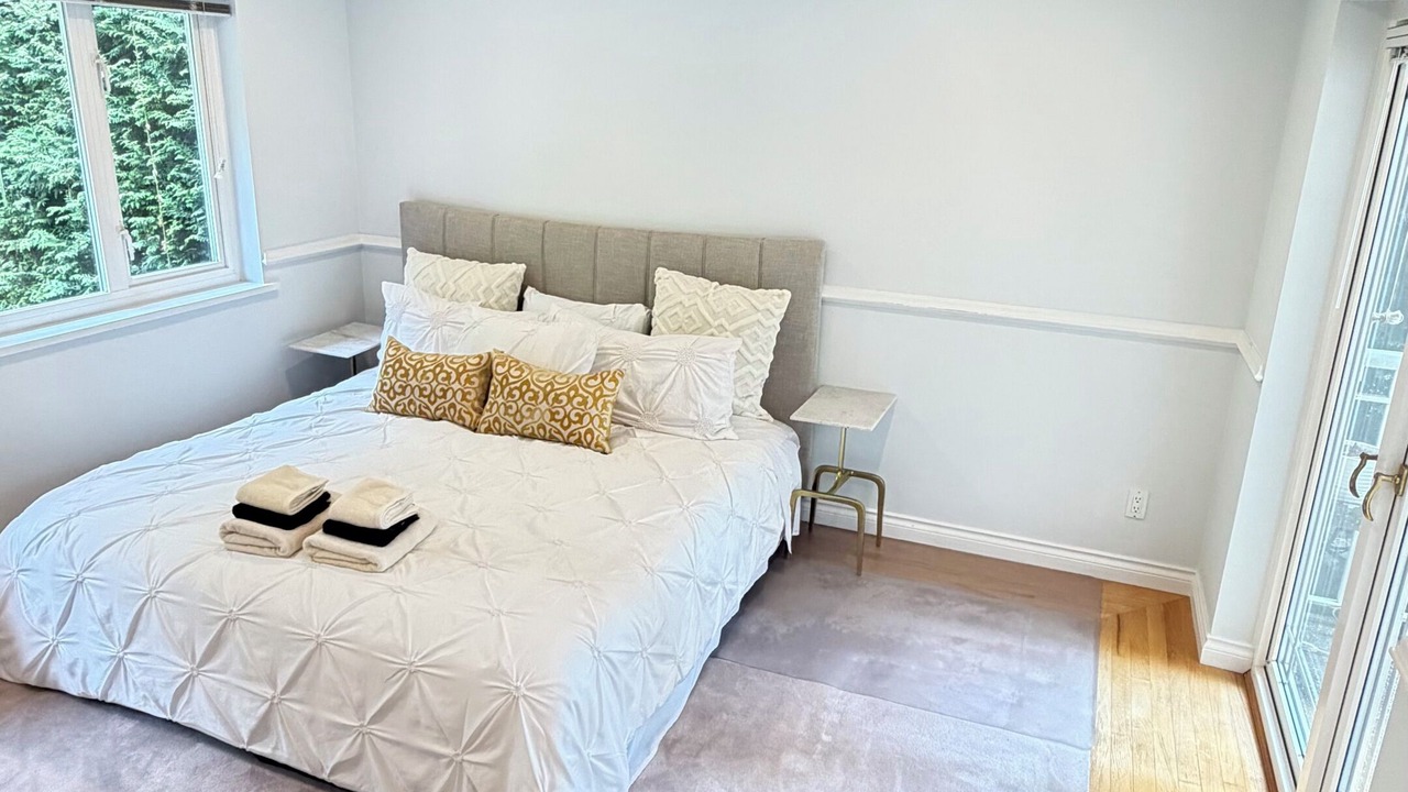 Photo of Bedroom in Caulfeild