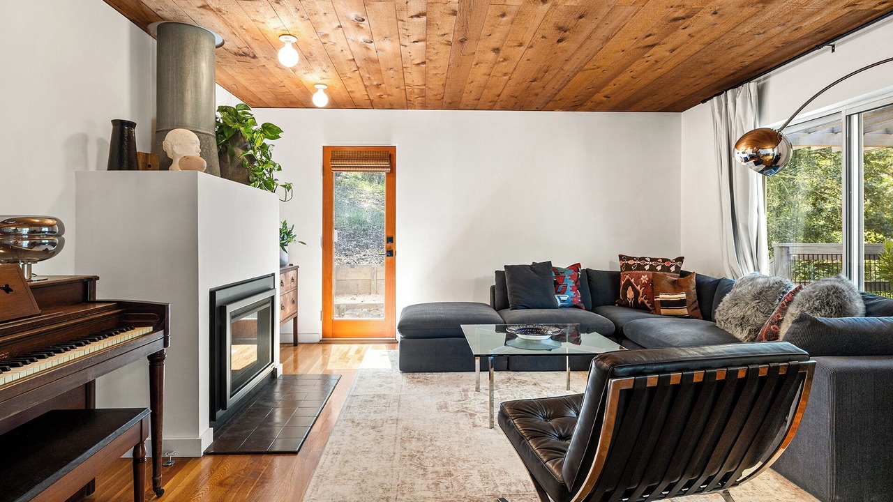 Photo of Livingroom in Topanga