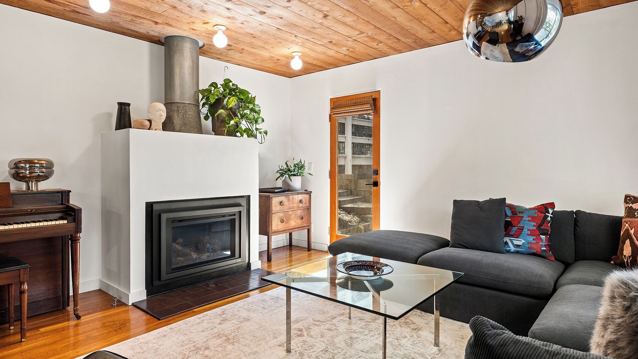 Photo of Livingroom in Topanga