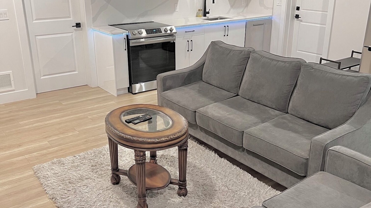 Photo of Livingroom in Metro Vancouver Regional District
