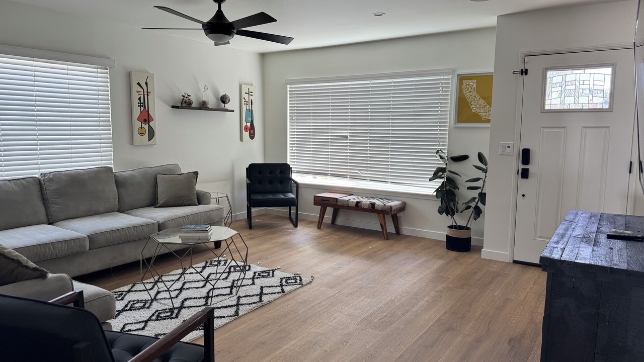 Photo of Livingroom in Simi Valley