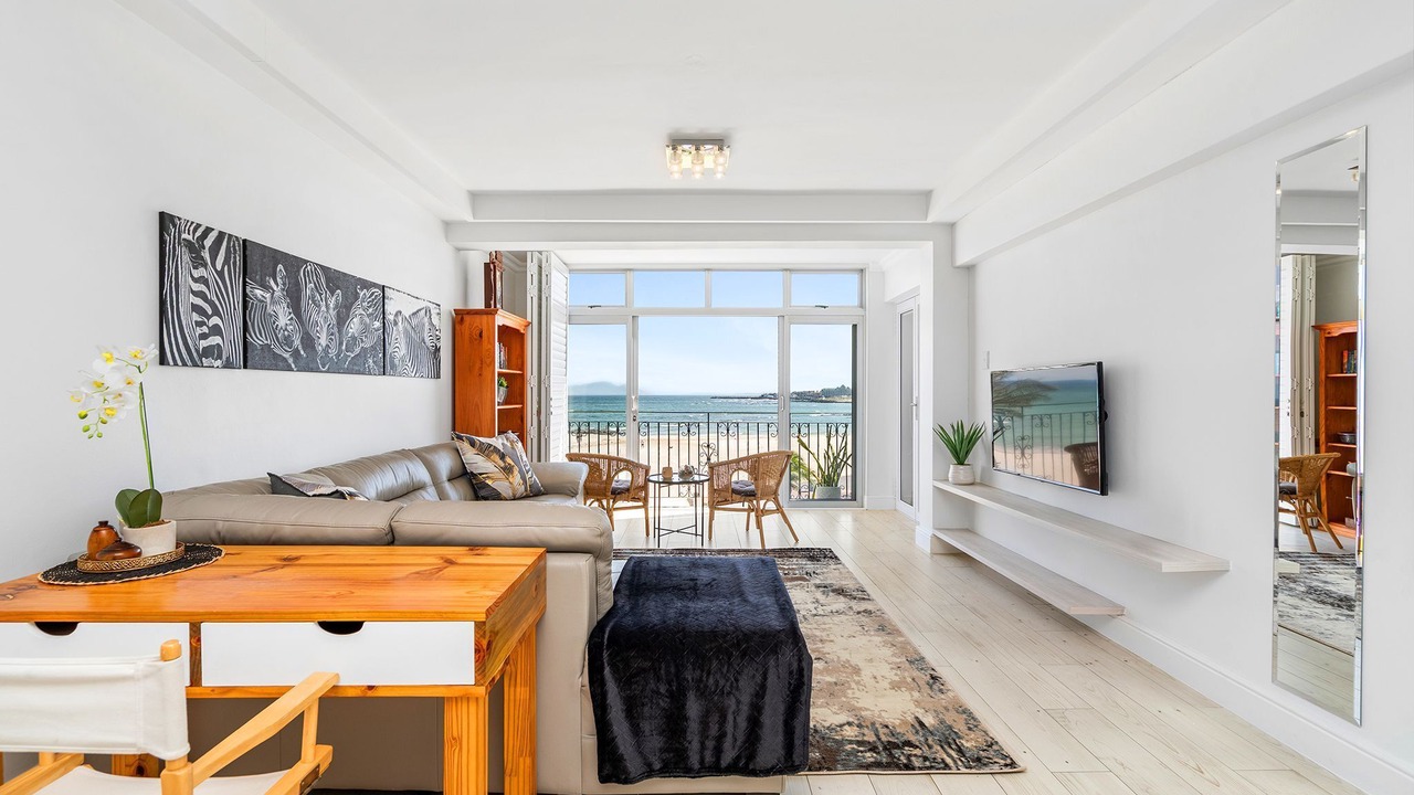Photo of Livingroom in Gordons Bay Central