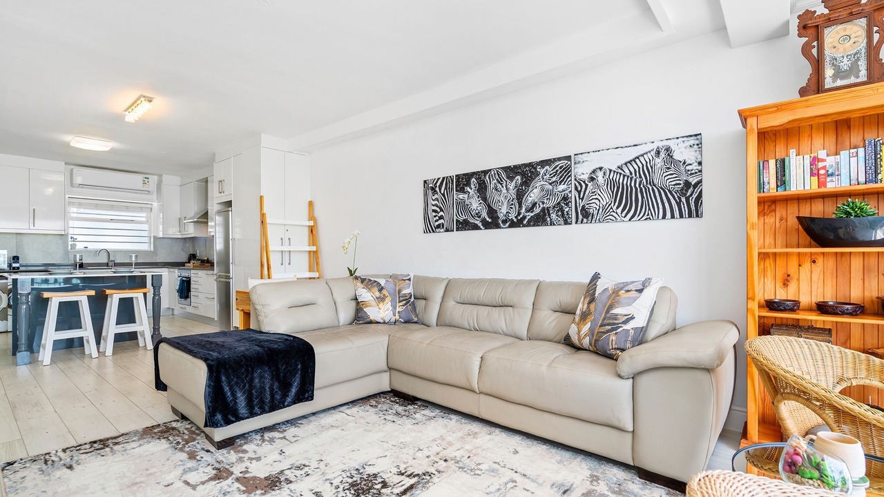 Photo of Livingroom in Gordons Bay Central