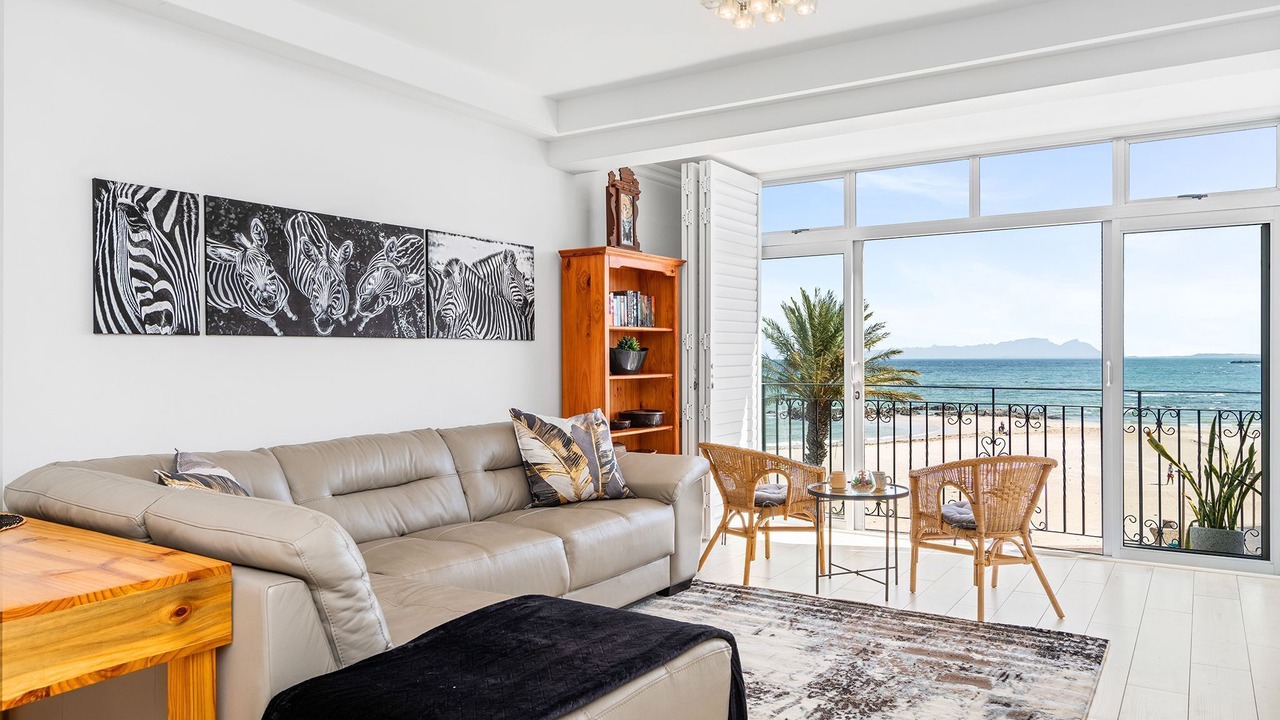 Photo of Livingroom in Gordons Bay Central