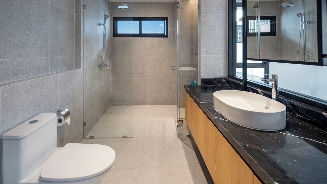 Photo of Bathroom in Khlong Tan Nuea