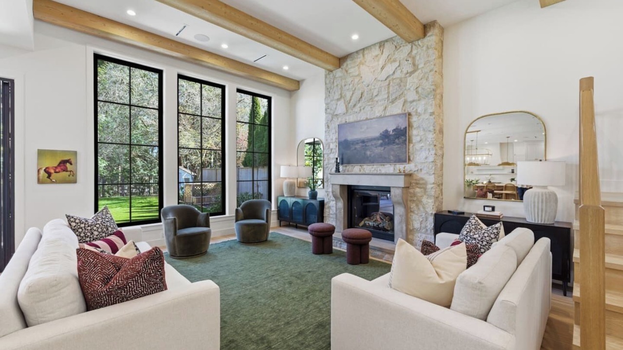 Photo of Livingroom in Pemberton Heights