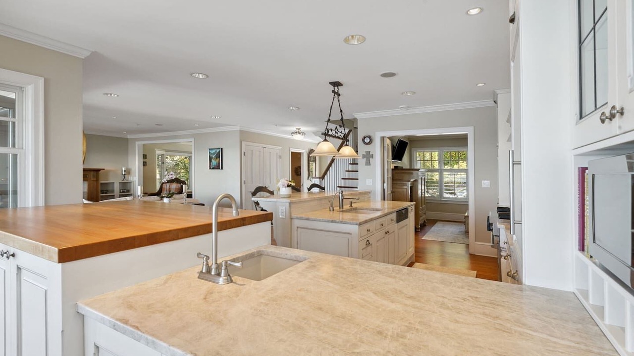 Photo of Kitchen in West Vancouver